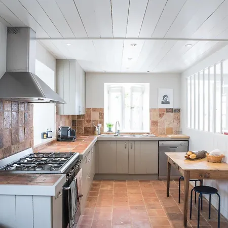 Ile De Re - 9 Personnes - A Pieds - Piscine Holiday home *